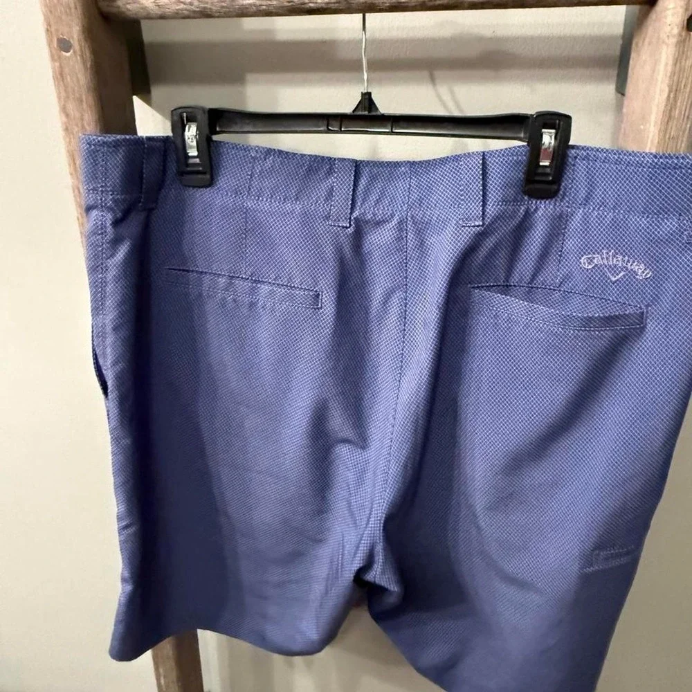 Callaway performance golf shorts with subtle pattern, blue, size 38